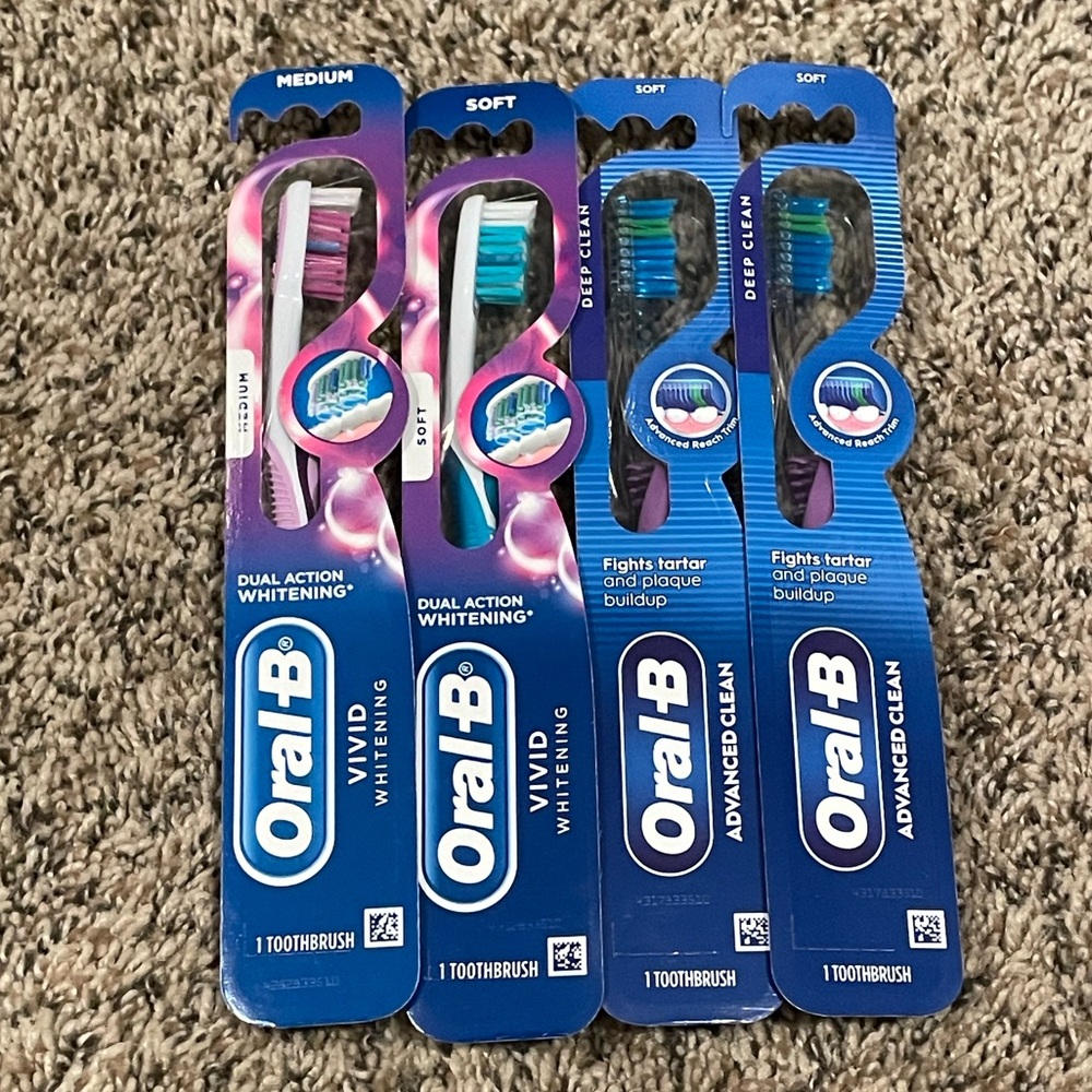 4 Bundle Oral B Toothbrush